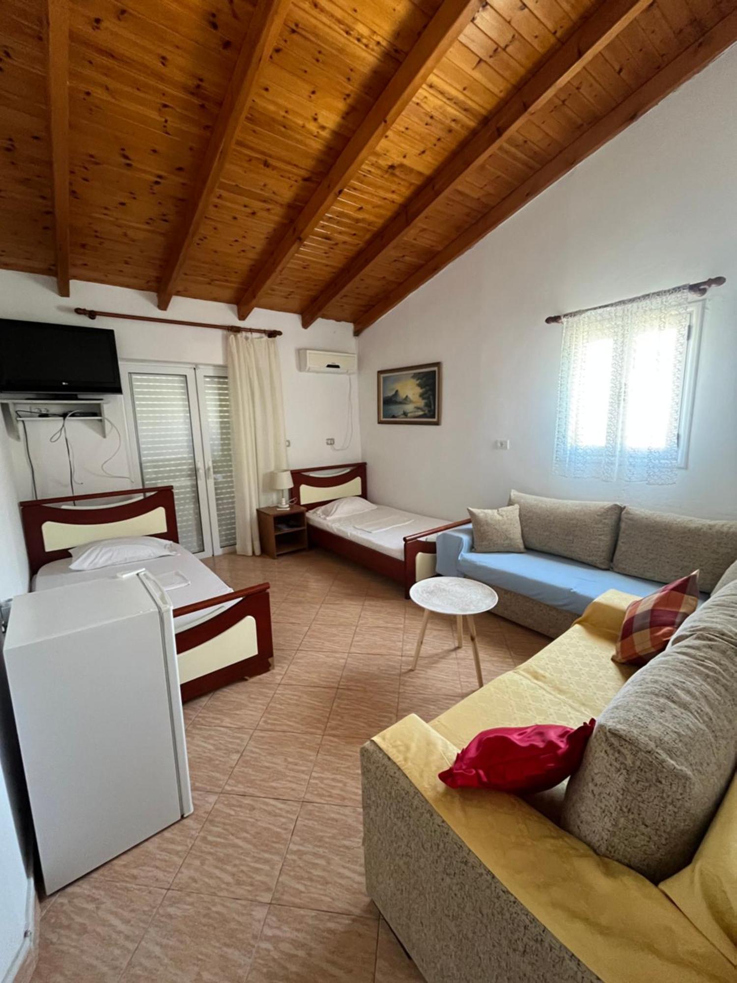 Hotel Portokali Himare Exterior photo