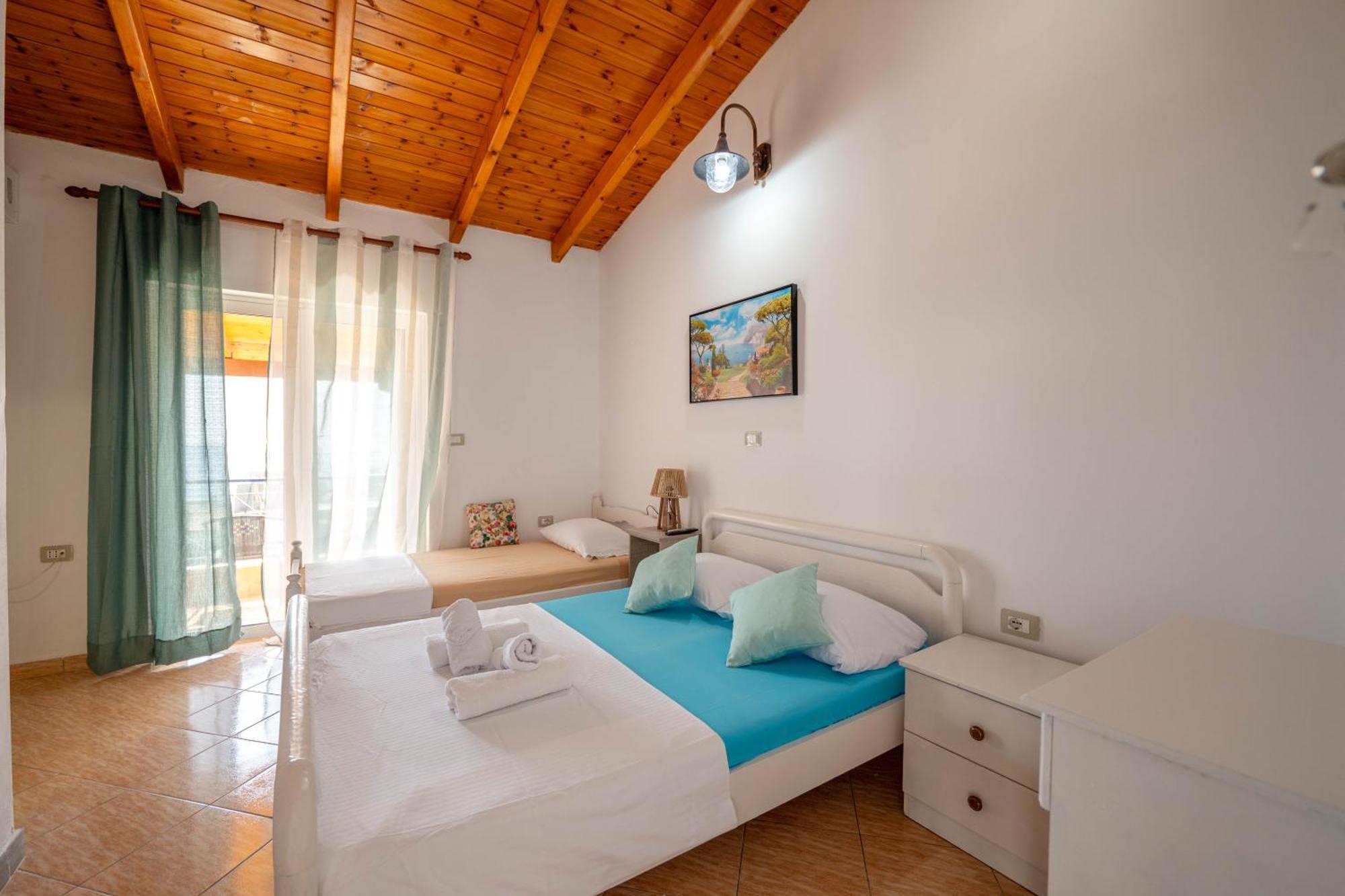Hotel Portokali Himare Exterior photo
