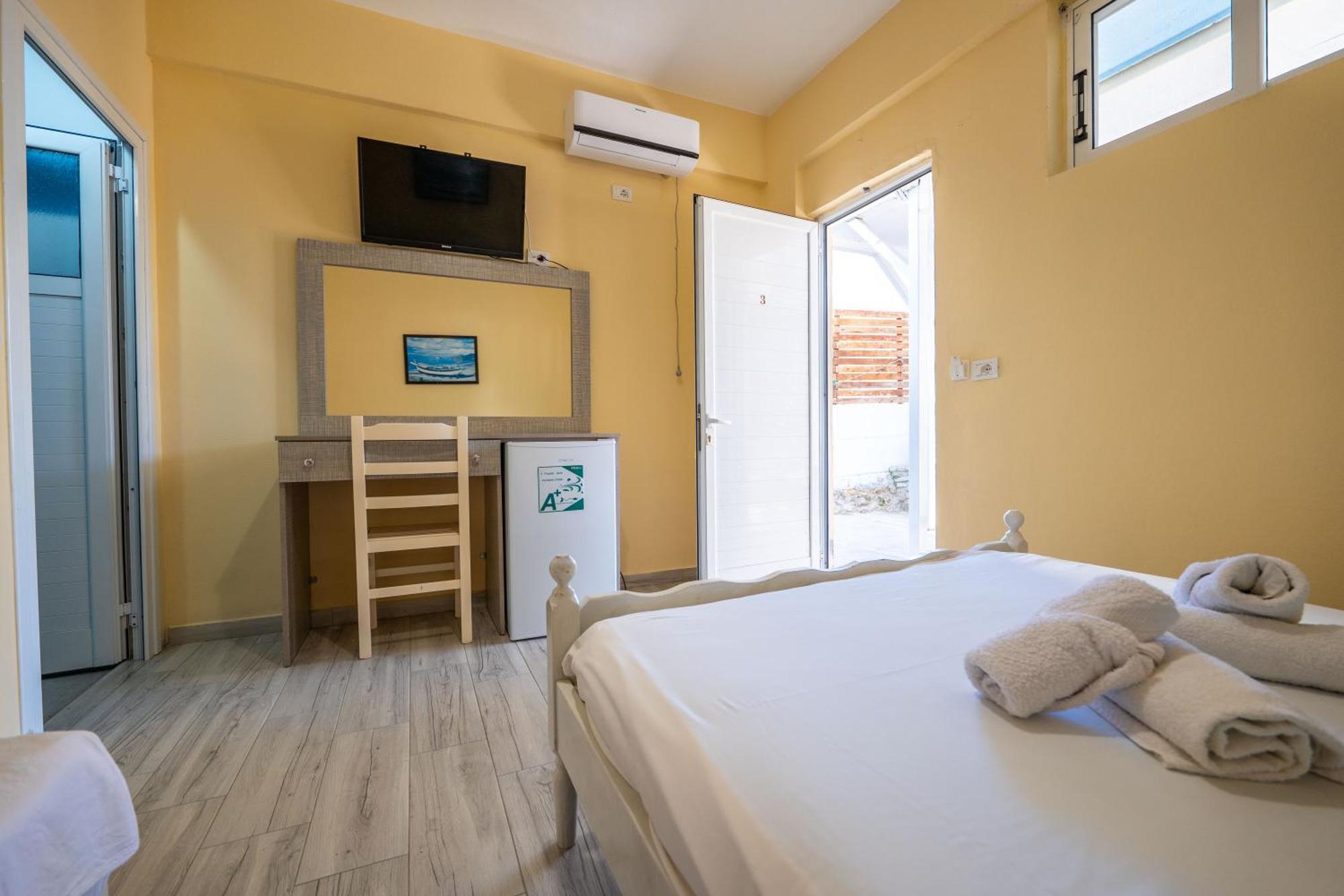 Hotel Portokali Himare Exterior photo