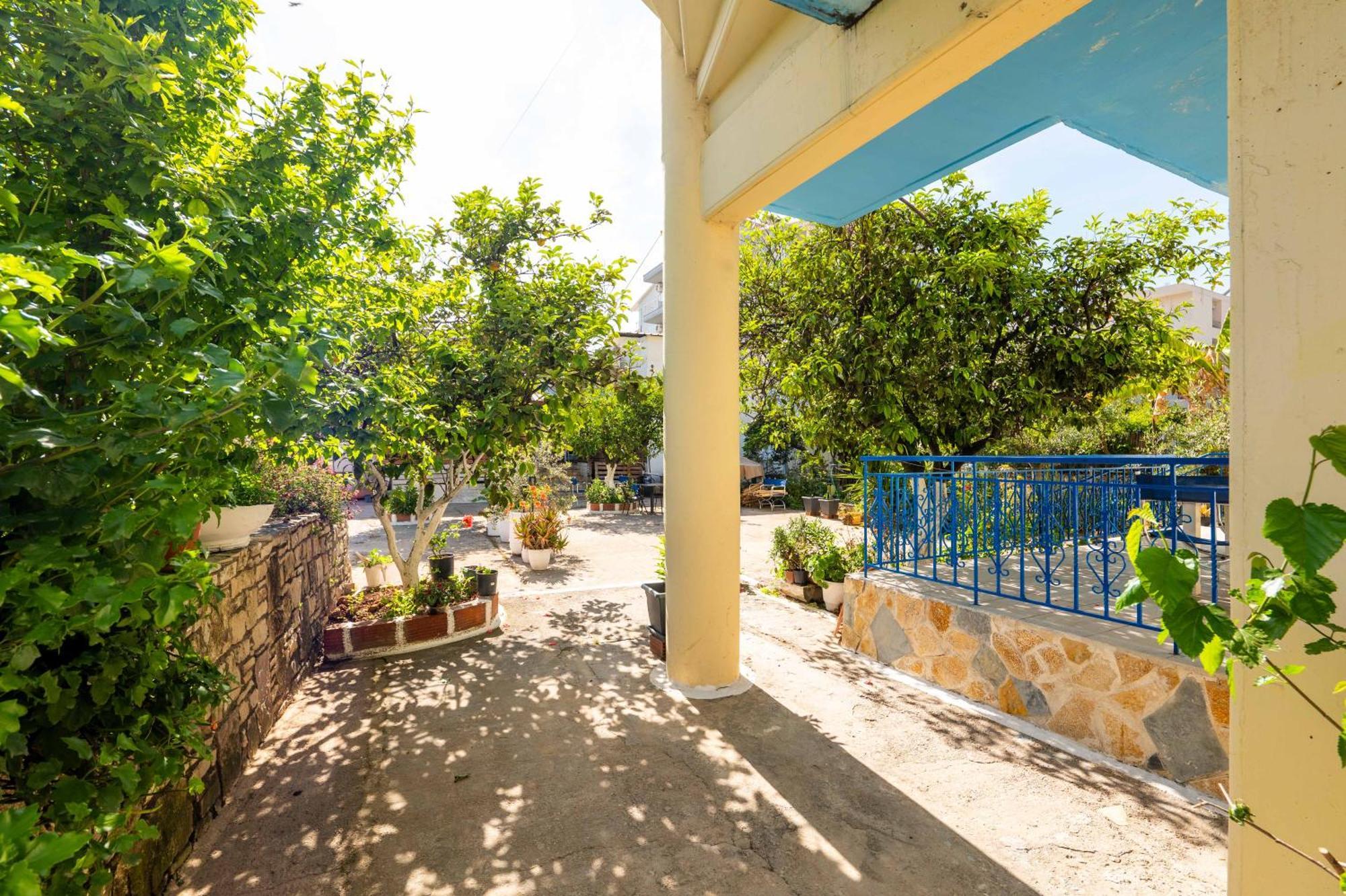 Hotel Portokali Himare Exterior photo